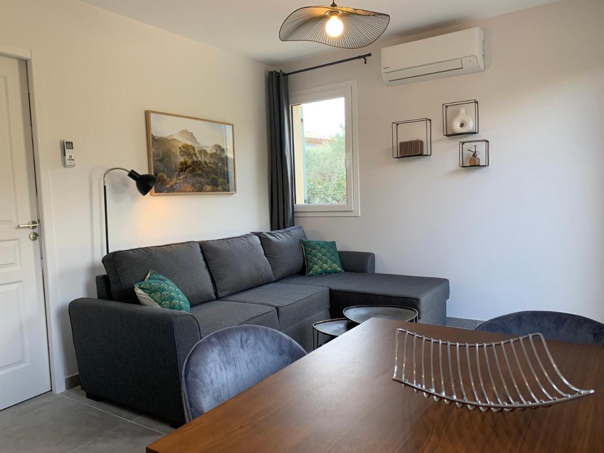 Le Cabanon De Livia Avec Piscine Privee Villa Cucuron Exterior foto