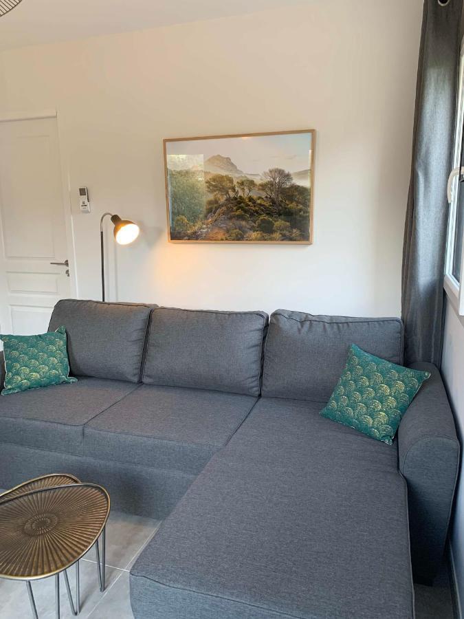 Le Cabanon De Livia Avec Piscine Privee Villa Cucuron Exterior foto